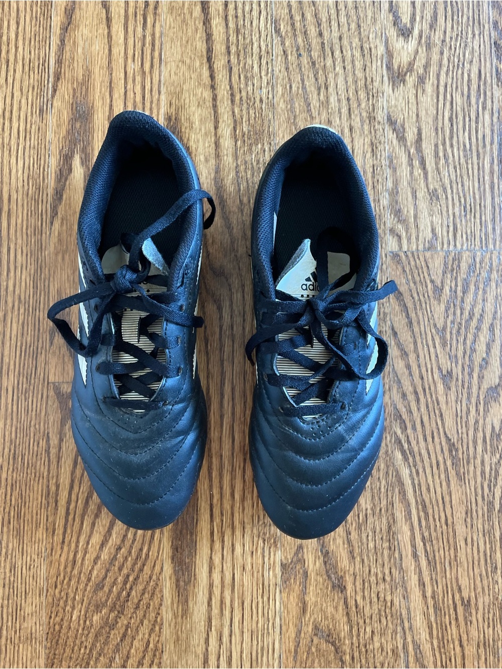 Adidas black athletic soccer cleats /shoes, size 6.5